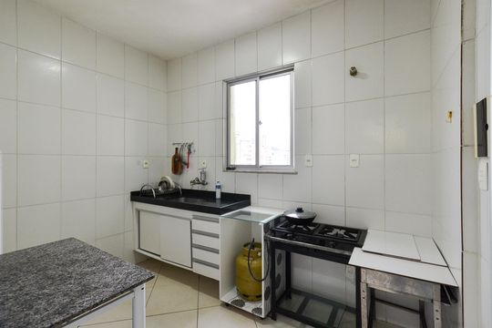 Cozinha de apartamento à venda com 2 quartos, 96m² em Centro, Belo Horizonte