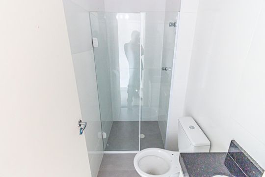 Banheiro de apartamento para alugar com 1 quarto, 27m² em Vila Prudente, São Paulo
