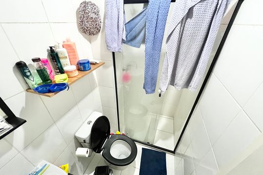 Banheiro social de apartamento à venda com 2 quartos, 42m² em Vila Nova Cachoeirinha, São Paulo