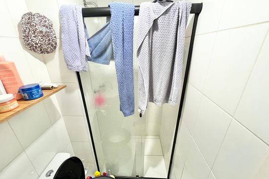 Banheiro social de apartamento à venda com 2 quartos, 42m² em Vila Nova Cachoeirinha, São Paulo