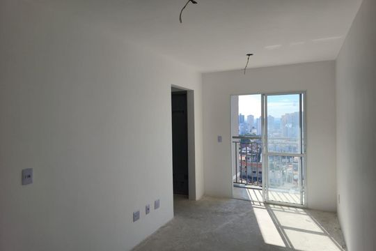 Sala  de apartamento à venda com 2 quartos, 46m² em Jardim Aida, Guarulhos
