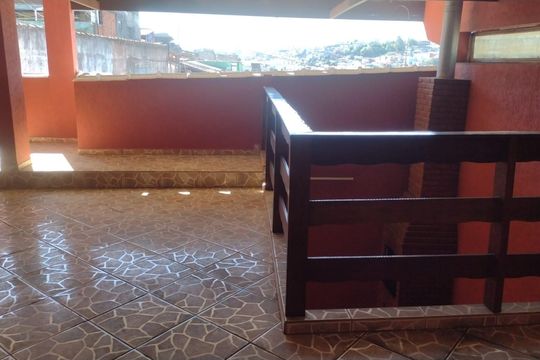 Área externa de casa à venda com 2 quartos, 140m² em Vila Luzita, Santo André