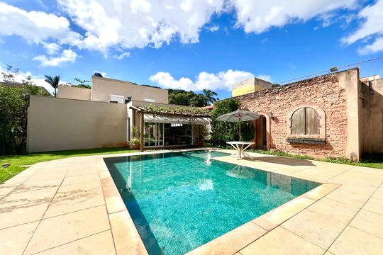 Piscina de casa à venda com 6 quartos, 600m² em São Luiz, Belo Horizonte