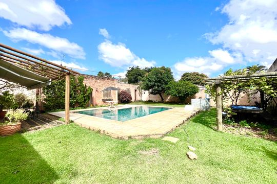 Vista de casa à venda com 6 quartos, 600m² em São Luiz, Belo Horizonte