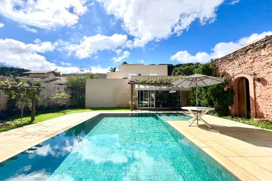 Casa à venda com 6 quartos, 600m² em São Luiz, Belo Horizonte