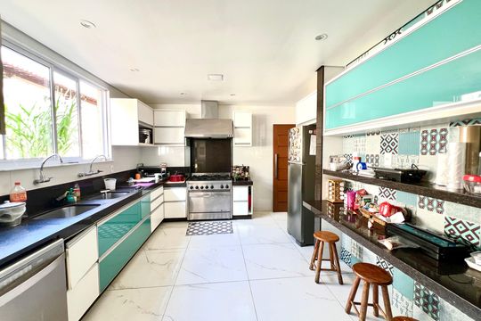 Cozinha de casa à venda com 6 quartos, 600m² em São Luiz, Belo Horizonte
