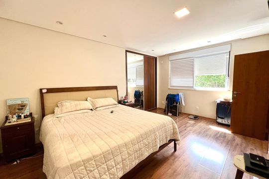 Quarto 5 de casa à venda com 6 quartos, 600m² em São Luiz, Belo Horizonte