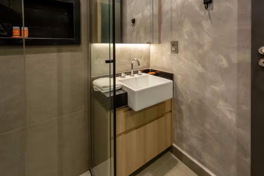 Banheiro de apartamento para alugar com 1 quarto, 27m² em Brooklin, São Paulo