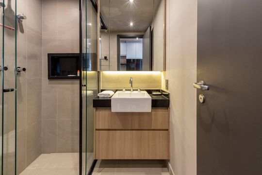 Banheiro de kitnet/studio à venda com 1 quarto, 27m² em Jardim das Acacias, São Paulo