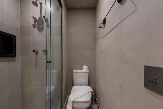 Banheiro de apartamento à venda com 1 quarto, 27m² em Jardim das Acacias, São Paulo