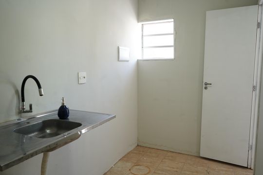 Cozinha de casa para alugar com 2 quartos, 50m² em Chácara Califórnia, São Paulo