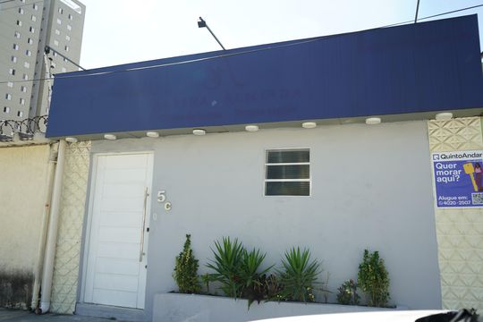 Fachada de casa para alugar com 2 quartos, 50m² em Chácara Califórnia, São Paulo