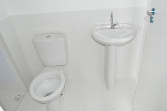 Banheiro de apartamento para alugar com 2 quartos, 43m² em (o-16), Ribeirão Preto
