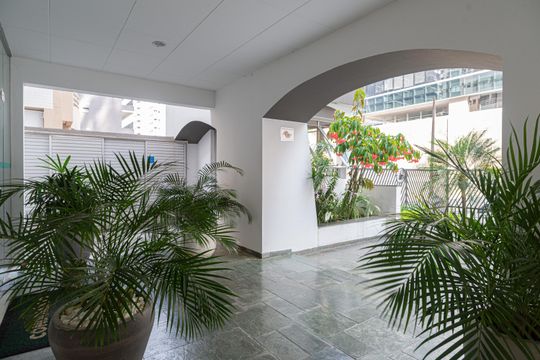 Área comum - Entrada do Edifício de apartamento para alugar com 1 quarto, 40m² em Bela Vista, São Paulo