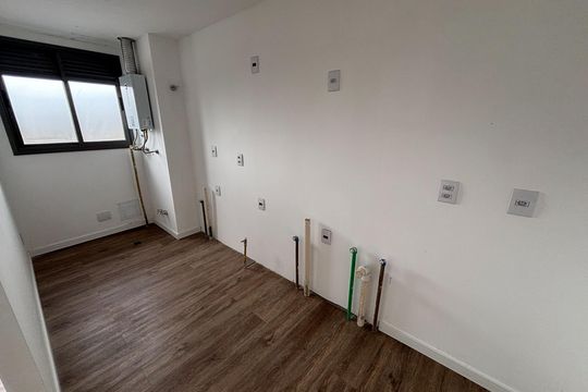 Cozinha de apartamento à venda com 2 quartos, 62m² em Passo D’areia, Porto Alegre