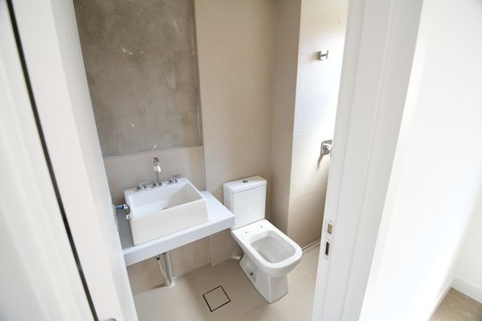 Banheiro Suíte de apartamento à venda com 2 quartos, 46m² em Cambuí, Campinas