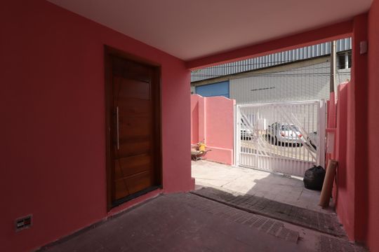 Garagem de casa à venda com 2 quartos, 100m² em Vila Bastos, Santo André