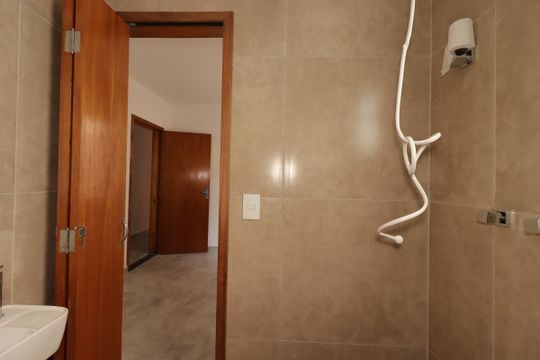 Banheiro da Suíte 1 de casa à venda com 2 quartos, 100m² em Vila Bastos, Santo André