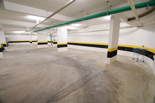 Garagem de apartamento à venda com 2 quartos, 60m² em Cambuí, Campinas