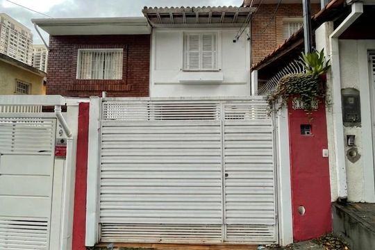 Fachada de casa à venda com 4 quartos, 124m² em Perdizes, São Paulo