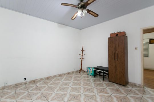 Sala 3 de casa à venda com 3 quartos, 270m² em Vila Carmosina, São Paulo