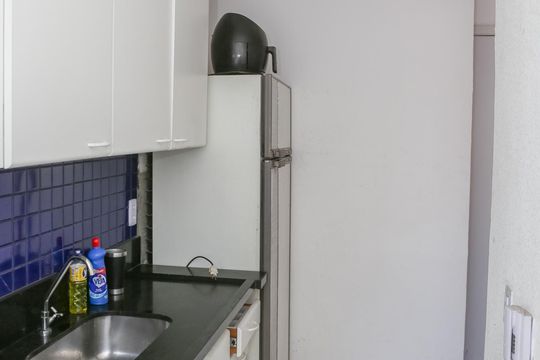 Cozinha e Área de Serviço de apartamento para alugar com 2 quartos, 44m² em Barra Funda, São Paulo