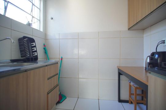 Cozinha de apartamento à venda com 1 quarto, 36m² em Sarandi, Porto Alegre