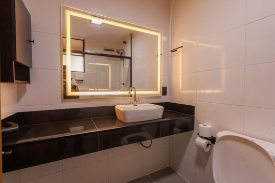 Banheiro de apartamento para alugar com 1 quarto, 58m² em Centro, Taubaté