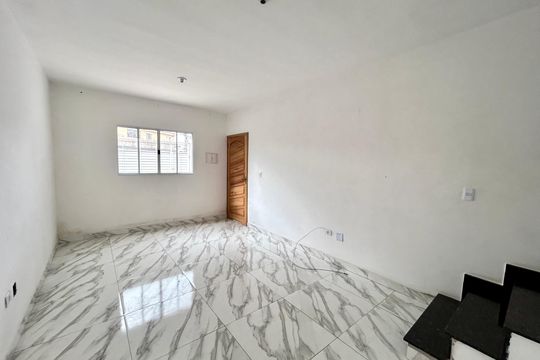 Casa à venda com 3 quartos, 100m² em Vila Barros, Guarulhos