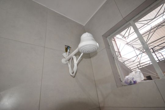 Banheiro de apartamento para alugar com 1 quarto, 45m² em Madureira, Rio de Janeiro