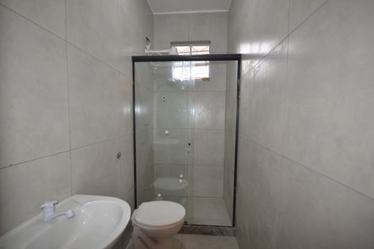 Banheiro de apartamento para alugar com 1 quarto, 45m² em Madureira, Rio de Janeiro