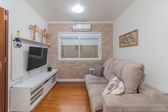 Sala de apartamento à venda com 2 quartos, 71m² em Teresópolis, Porto Alegre