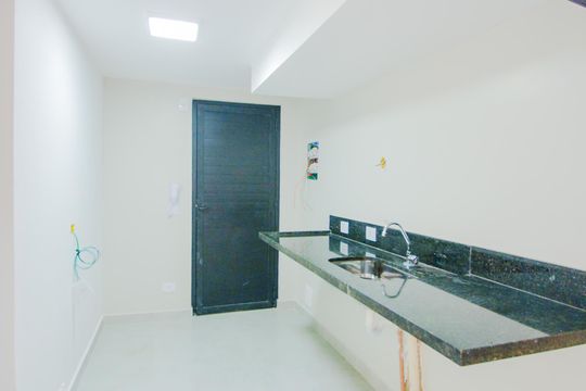 Cozinha de kitnet/studio para alugar com 1 quarto, 37m² em Vila Galvão, Guarulhos