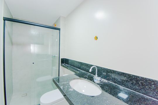 Banheiro de kitnet/studio para alugar com 1 quarto, 37m² em Vila Galvão, Guarulhos