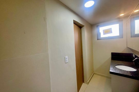 Banheiro de kitnet/studio para alugar com 1 quarto, 37m² em Vila Galvão, Guarulhos