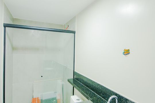 Banheiro de kitnet/studio para alugar com 1 quarto, 37m² em Vila Galvão, Guarulhos