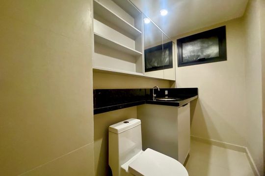 Banheiro de kitnet/studio para alugar com 1 quarto, 34m² em Vila Galvão, Guarulhos