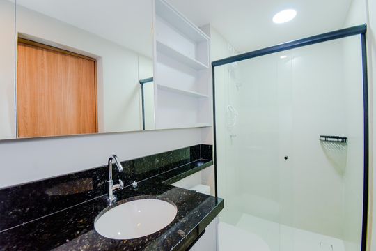 Banheiro de kitnet/studio para alugar com 1 quarto, 34m² em Vila Galvão, Guarulhos
