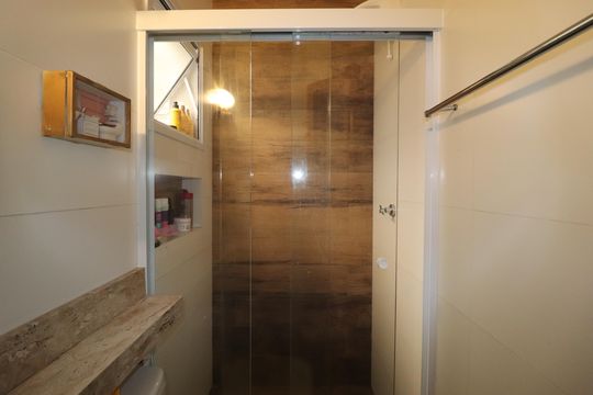 Banheiro de apartamento à venda com 2 quartos, 47m² em Parque Erasmo Assunção, Santo André