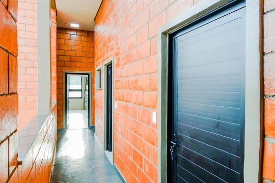 Hall de entrada de kitnet/studio para alugar com 1 quarto, 34m² em Vila Galvão, Guarulhos