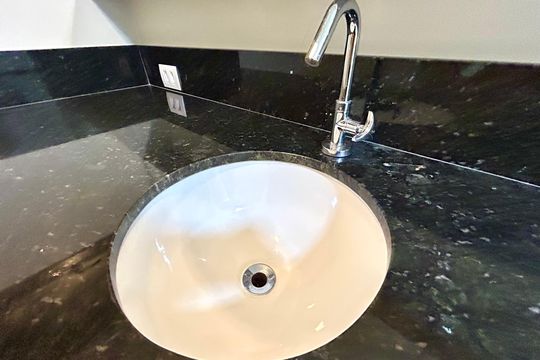 Banheiro de kitnet/studio para alugar com 1 quarto, 34m² em Vila Galvão, Guarulhos