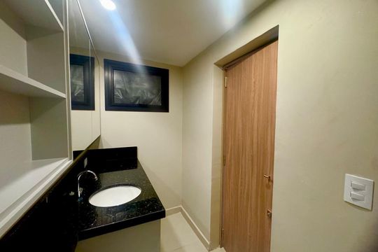 Banheiro de kitnet/studio para alugar com 1 quarto, 34m² em Vila Galvão, Guarulhos