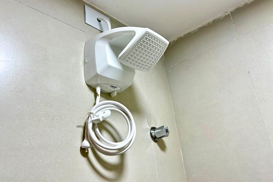 Banheiro de kitnet/studio para alugar com 1 quarto, 34m² em Vila Galvão, Guarulhos