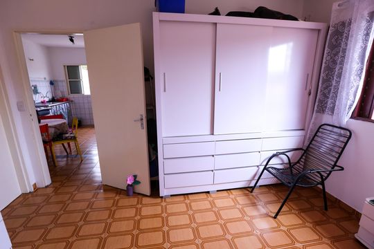 Quarto de casa à venda com 5 quartos, 260m² em Vila Zat, São Paulo