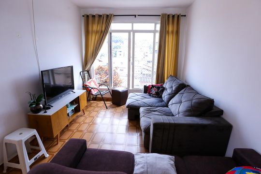 Casa à venda com 5 quartos, 260m² em Vila Zat, São Paulo