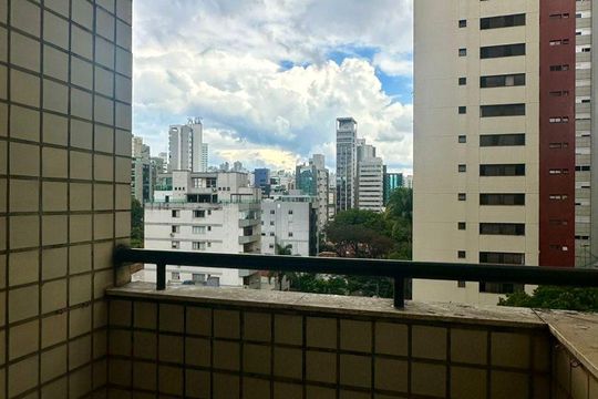 Varanda de apartamento à venda com 1 quarto, 50m² em Lourdes, Belo Horizonte