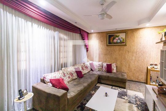 Casa à venda com 4 quartos, 180m² em Itaquera, São Paulo