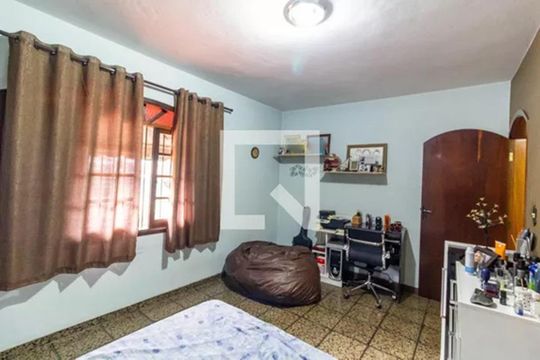 Casa 2 - Quarto 1 de casa à venda com 4 quartos, 180m² em Itaquera, São Paulo