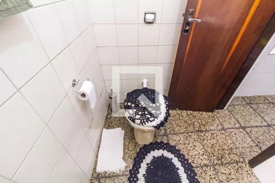 Casa2- Lavabo de casa à venda com 4 quartos, 180m² em Itaquera, São Paulo