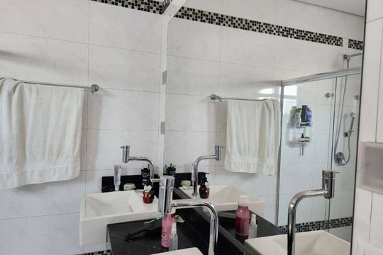 Casa à venda com 4 quartos, 360m² em Swiss Park, Campinas